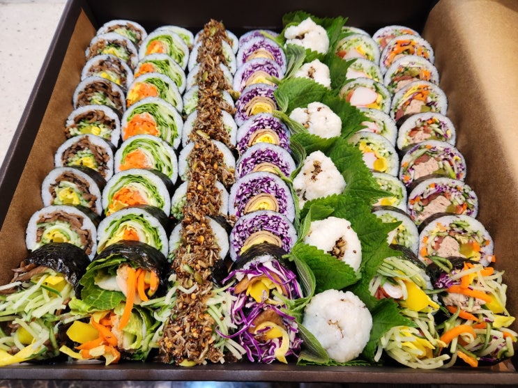  영미화김밥, 용산에서 맛과 눈호강까지 잡은 최고의 김밥! 지금 바로 방문하세요!