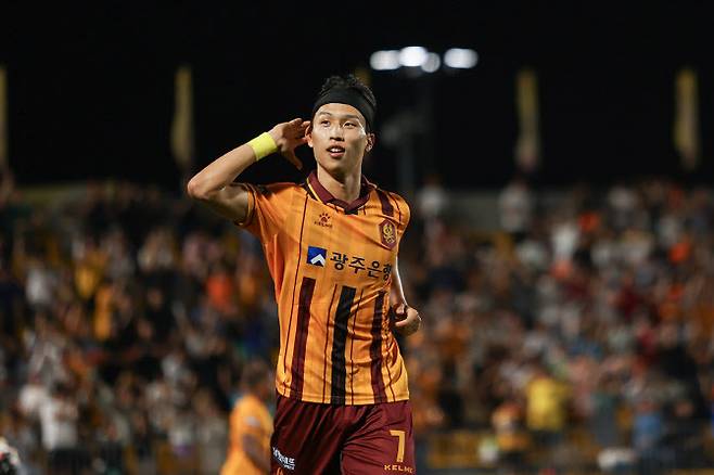 광주FC <b>엄지성</b> <b>스완지</b> 이적, PSG 음바페 릴 이적! / 은돔벨레... 