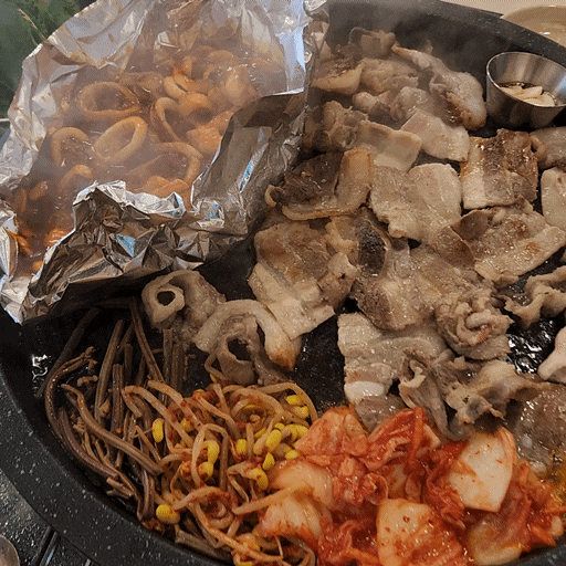  전주 서신동 맛집 [냅다청양집 전주서신점] 가성비갑 냉동삼겹살 맛집 불오징어&오봉쟁반쫄면 세트 추천