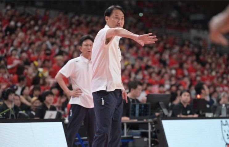 노장 안준호 감독의 젊은 농구, 대한민국 농구에 활력을 불어넣다. 한일전 쾌승!