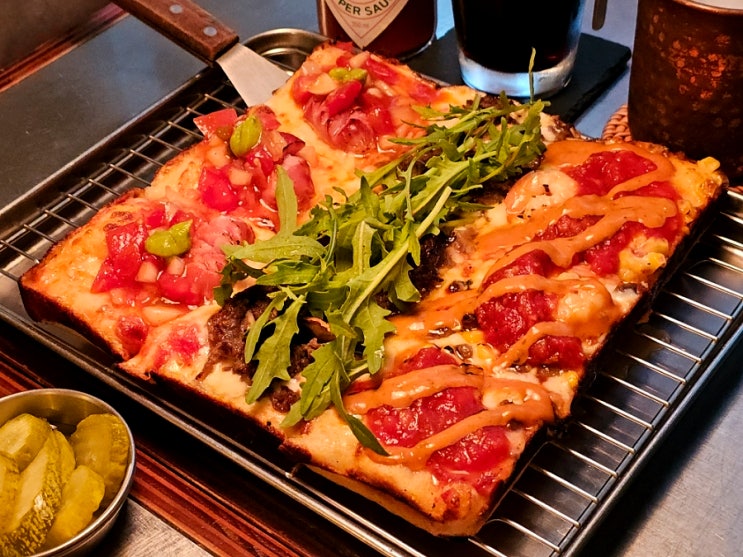  동대문시장 맛집 동묘가라지 디트로이트 피자 동묘데이트