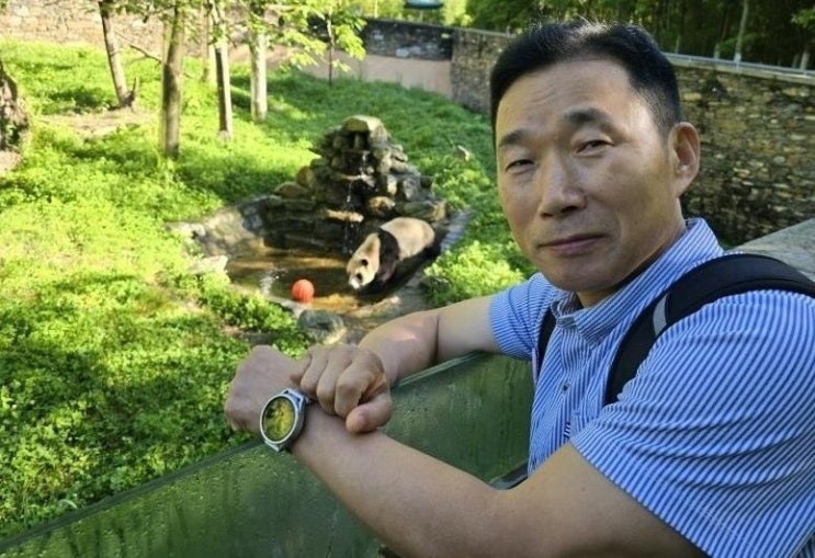  푸바오 할부지 중국 재회 영상 강바오 할아버지 강철원 사육사 만남 정보 총정리_영어공부