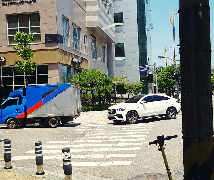  외제차 공식 서비스센터에서 수리 완료