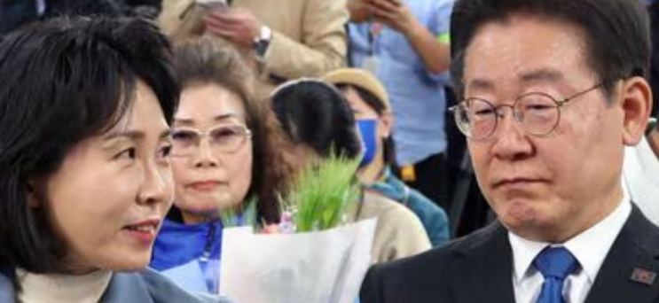 20240707 검찰, '<b>법카</b> 유용 의혹' <b>이재명 부부</b> 소환 통보