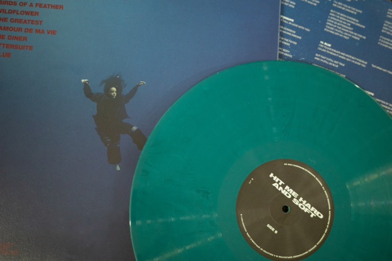 빌리 아일리시 Billie Eilish, Hit Me Hard And Soft (Sea Blue Vinyl LP Limited Edition)