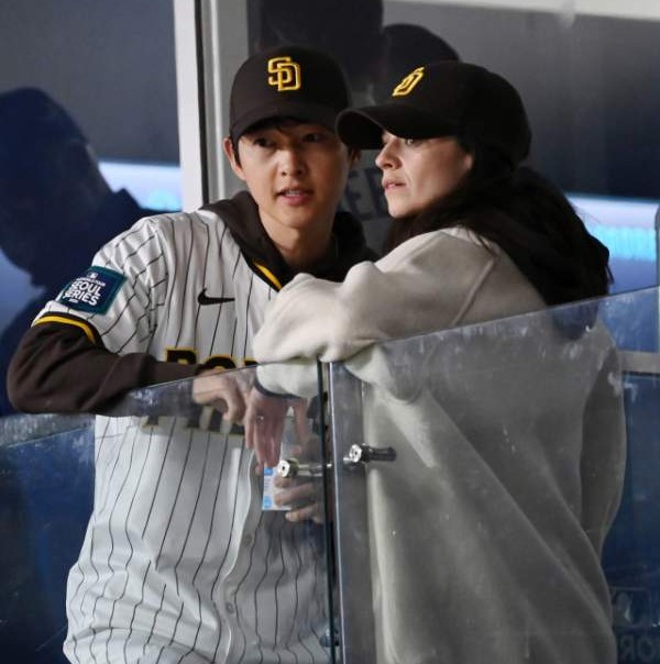 <b>송중기</b>-<b>케이티</b> 부부, 두 아이 부모 <b>된다</b>…행복한 가정 꾸려가는 중