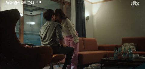 '<b>낮밤녀</b>' <b>정은지</b>, <b>최진혁</b>에 기습 첫 키스 프로필 나이 학력 소속
