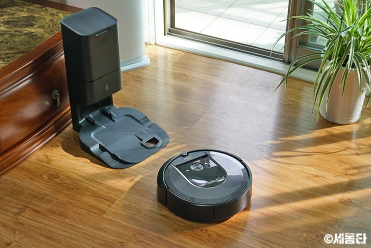  아이로봇 Roomba i7 자동으로 먼지통 비우는 로봇청소기 실사용 체험 후기