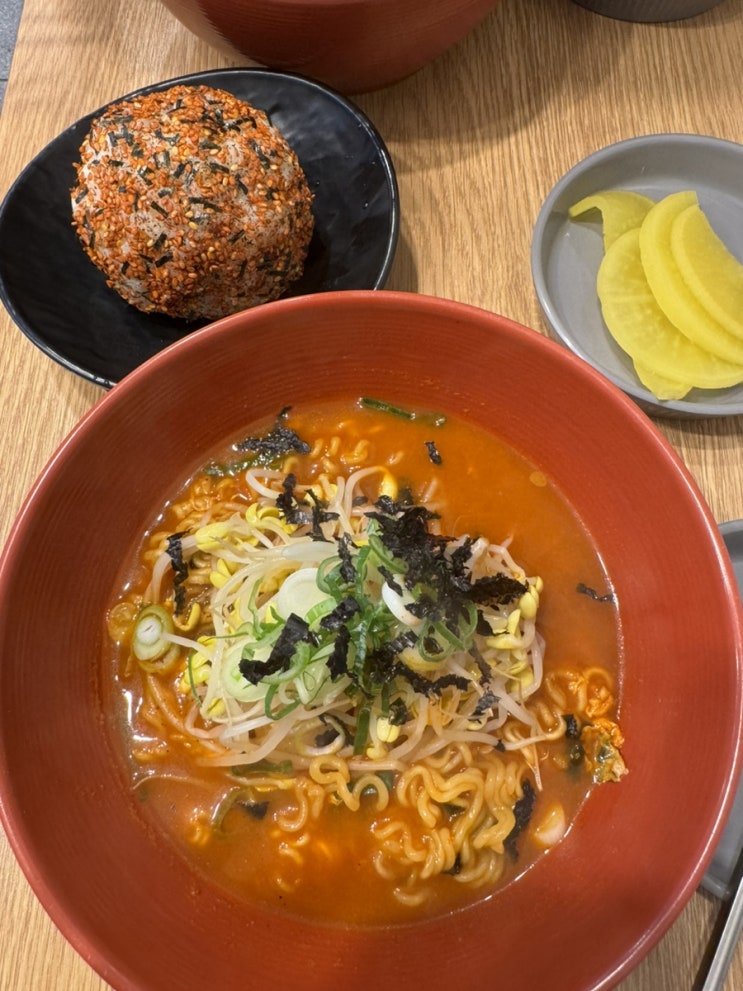  군포 산본역 맛집 틈새라면 빨계떡 가장 매운맛