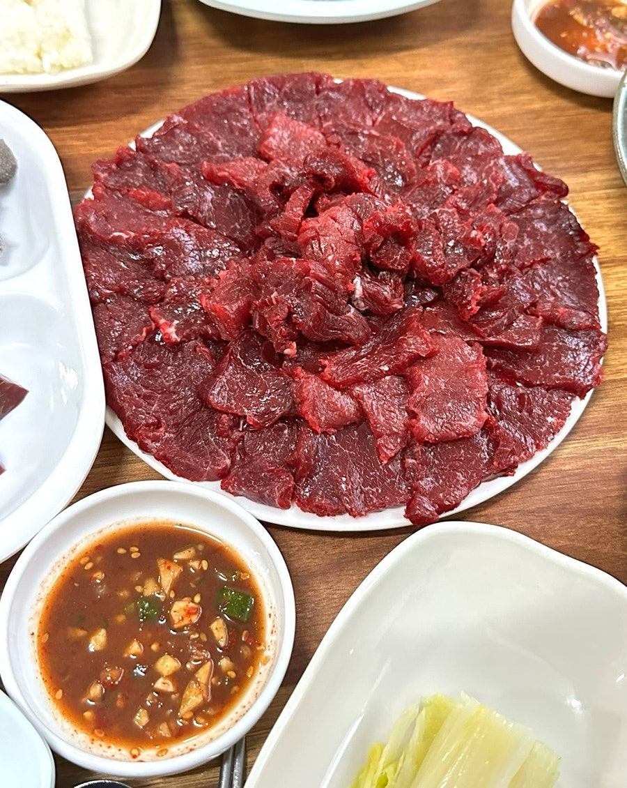 예담생고기육회 사진