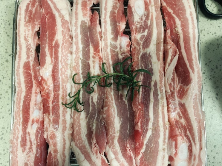 에어프라이어 얇은 삼겹살 굽기 온도 시간 김치 맛있게 굽는 꿀팁
