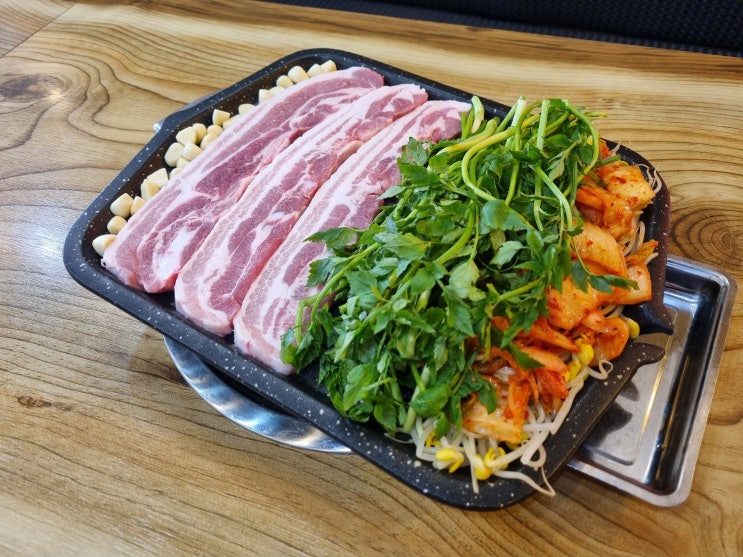 [신사역 맛집/잠원동] 미나리 삼겹살 맛집 통돼지네 본점