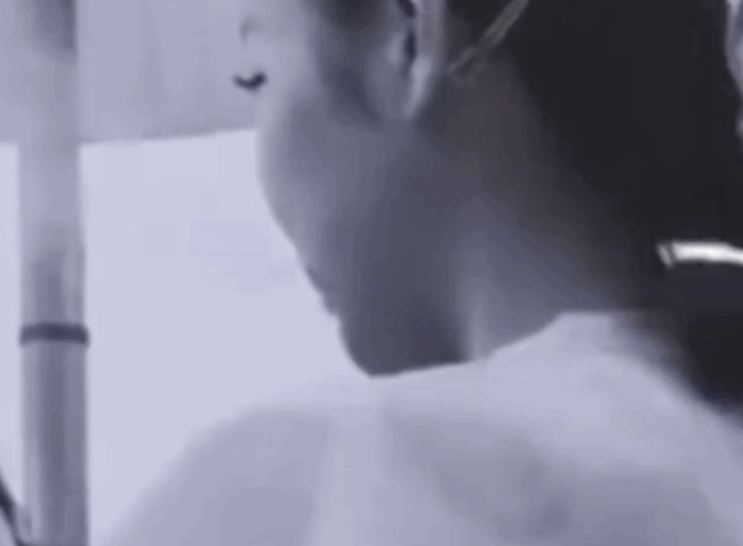 블랙핑크 제니 실내<b>흡연</b>, 제니 전자 담배, <b>스태프</b> 얼굴, 대기실... 