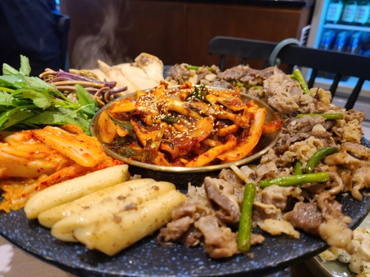 서울 교대 맛집 점심 식사 단체 회식까지 가능한 한식 맛집 우된장 교대 본점