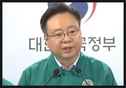 <b>전공의</b> 행정처분 철회, <b>환자단체</b> 반발