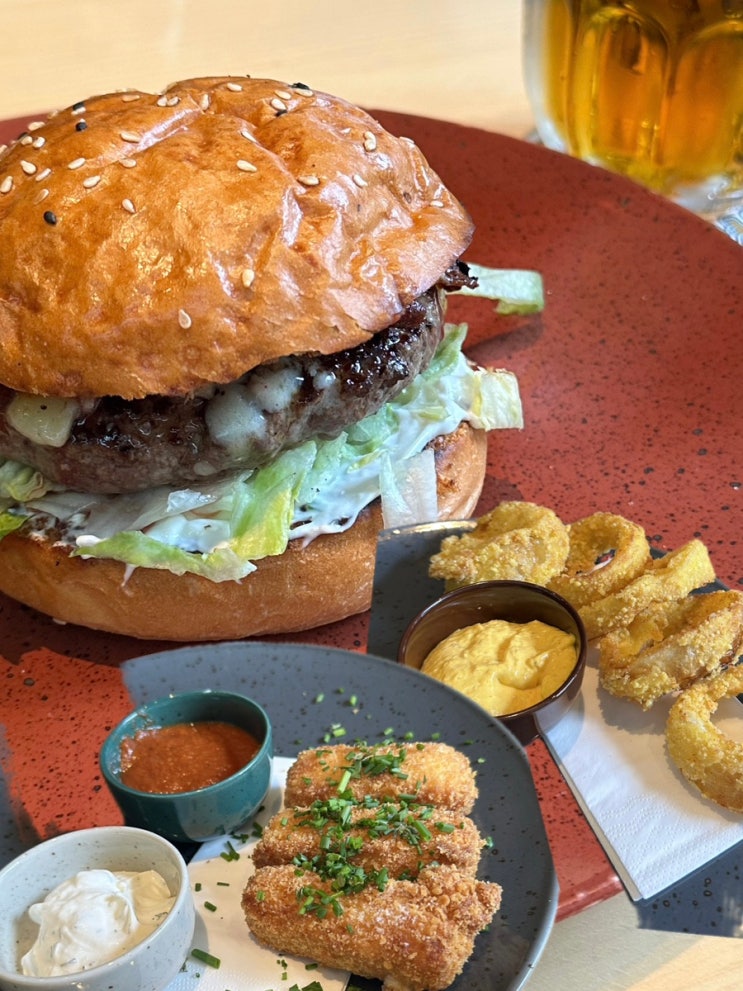  프라하 줄서서 먹는 햄버거 맛집 meat&greet burgerhouse 추천