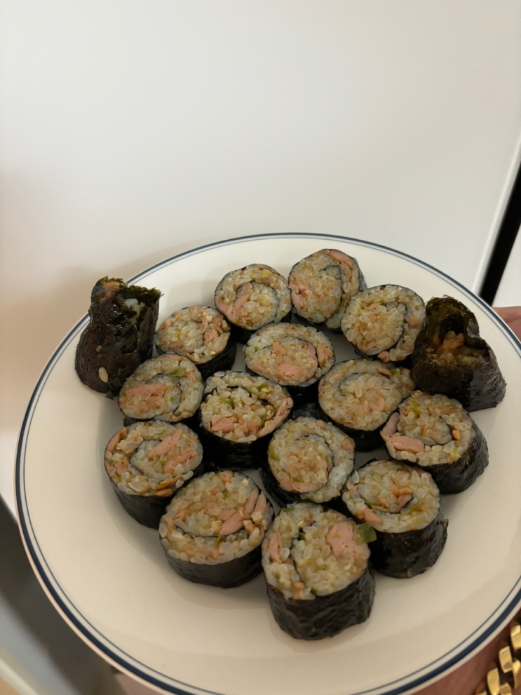  초간단 재료로 만드는 스팸땡초김밥레시피  아침메뉴 야식메뉴 추천