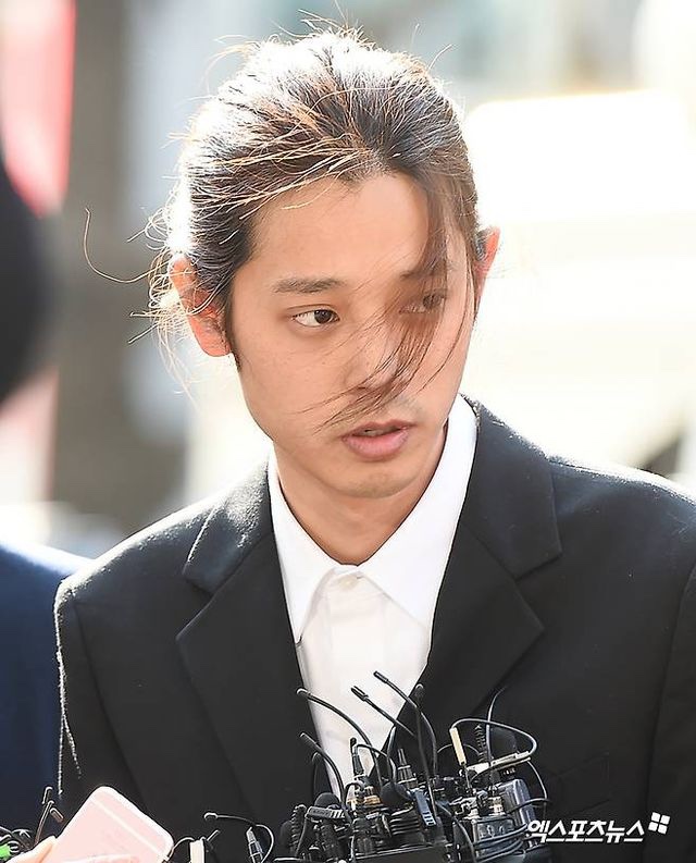 버닝썬 게이트 <b>정준영</b> <b>출소</b> 후 <b>프랑스</b> 리옹서 포착(ft. 여자... 