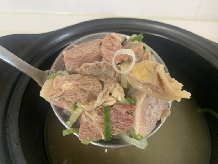  김나운 뼈없는 푸짐한 소갈비탕