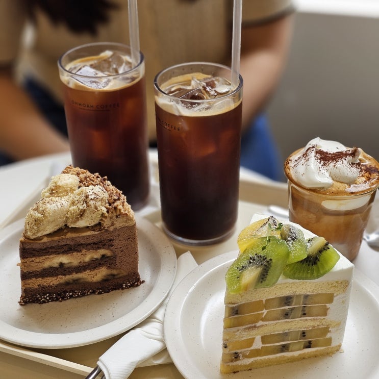  사당역 디저트 카페 - 생크림케이크가 맛있는 오우아 커피 솔직후기