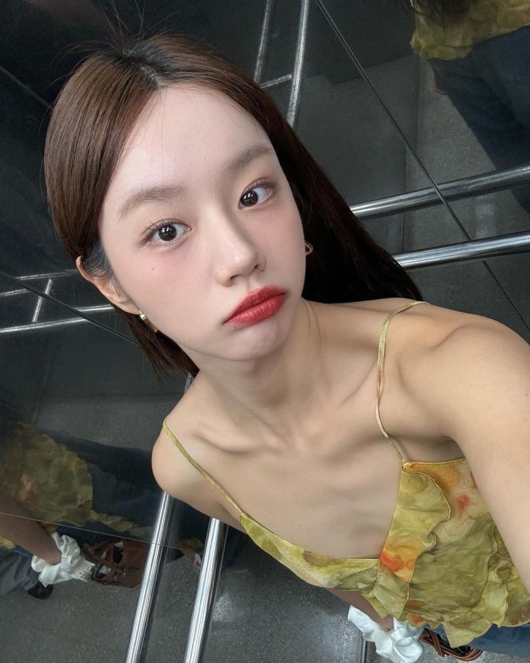 '탄수화물 절식' 혜리, '뼈 앙상' 과감 노출로 드러낸 섹시미 '탄수화물 절식' 혜리, '뼈 앙상' 과감 노출로 드러낸 섹시미