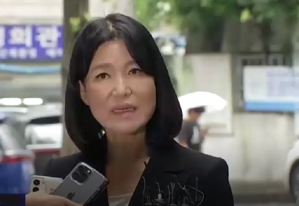 <b>이진숙 청문회</b> 사무실 출근길 첫 일성..."방통위 '2인 체제... 