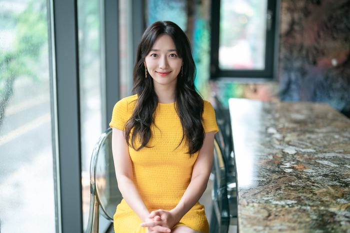 '나대신꿈' 표예진, 백마탄 '전사' 되기로 한 신데렐라...맘에 쏙 들었죠 '나대신꿈' 표예진, 백마탄 '전사' 되기로 한 신데렐라...맘에 쏙 들었죠