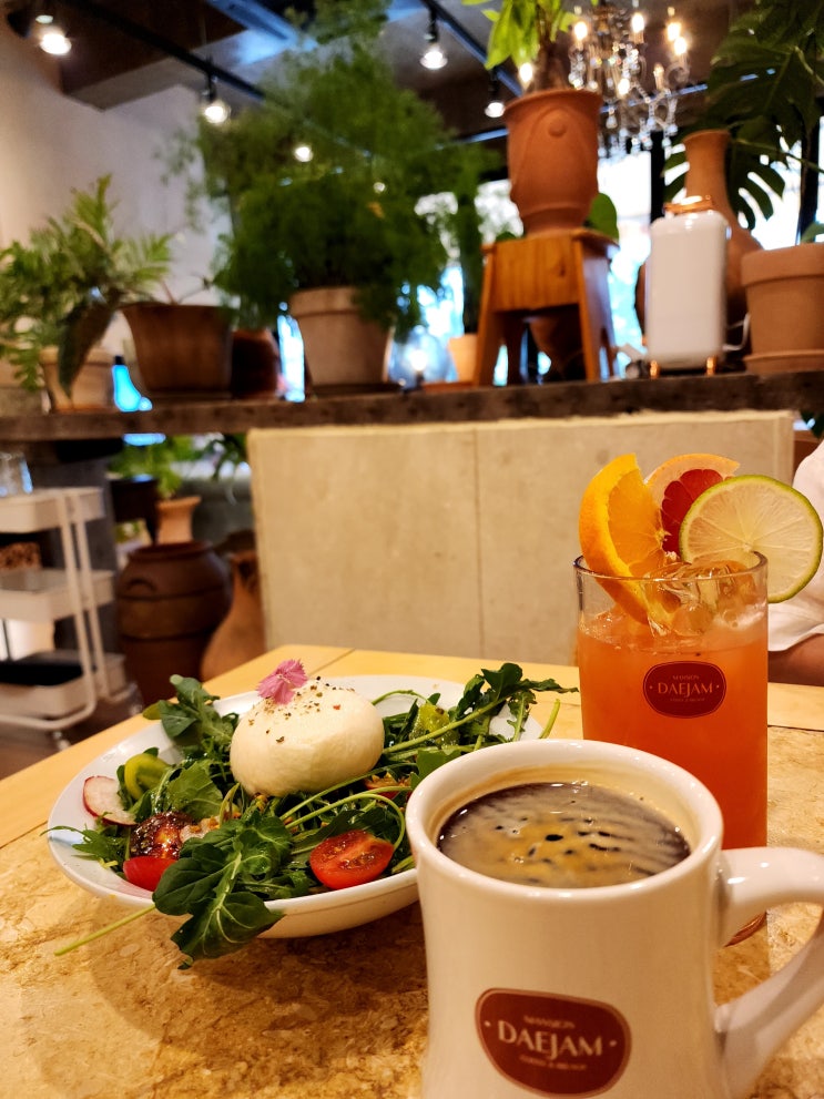  포항 장성동 일상 속의 작은 휴식 브런치 맛집 대잠맨션 우드파이어