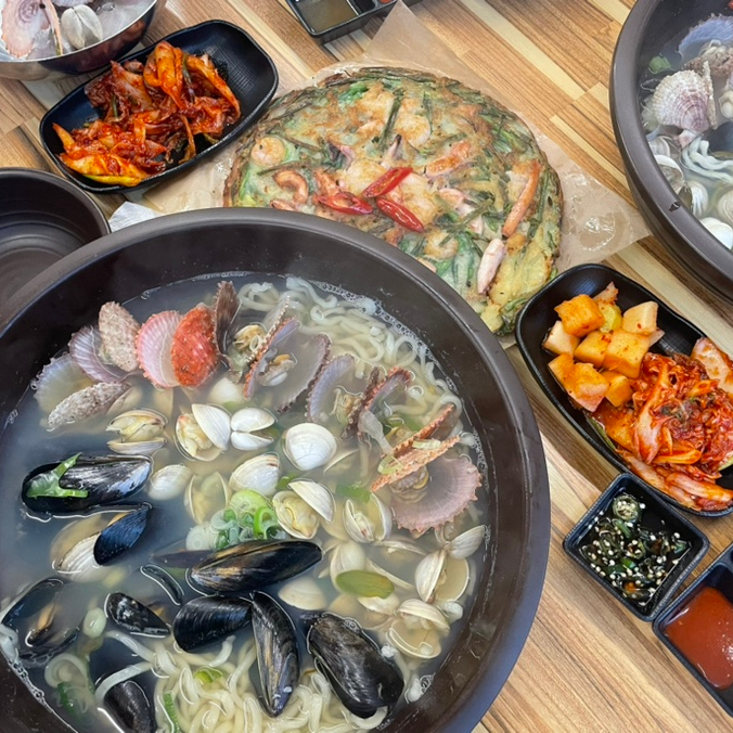  수원 행궁동 팔달문 싱싱한 조개가 듬뿍 들어있는 조마담 칼국수