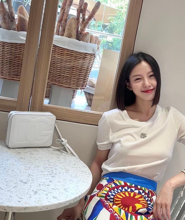  청담동 헤어샵 여자 단발 스타일 추천 (태슬컷, 레이어드컷, c컬펌)