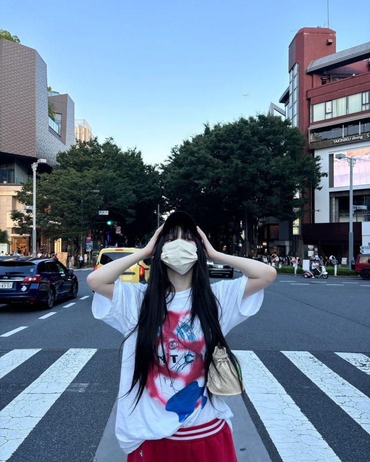 에스파 카리나 일본 여행 인스타그램 패션 코디 Don't Care 티셔츠 추천!