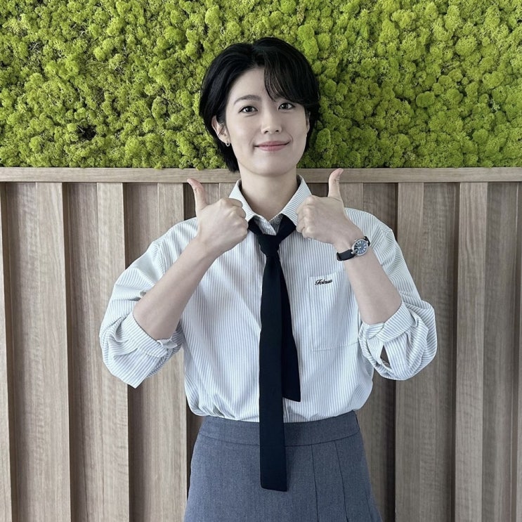  남지현 비즈니스 캐주얼 오버핏 스트라이프 셔츠 어디꺼?