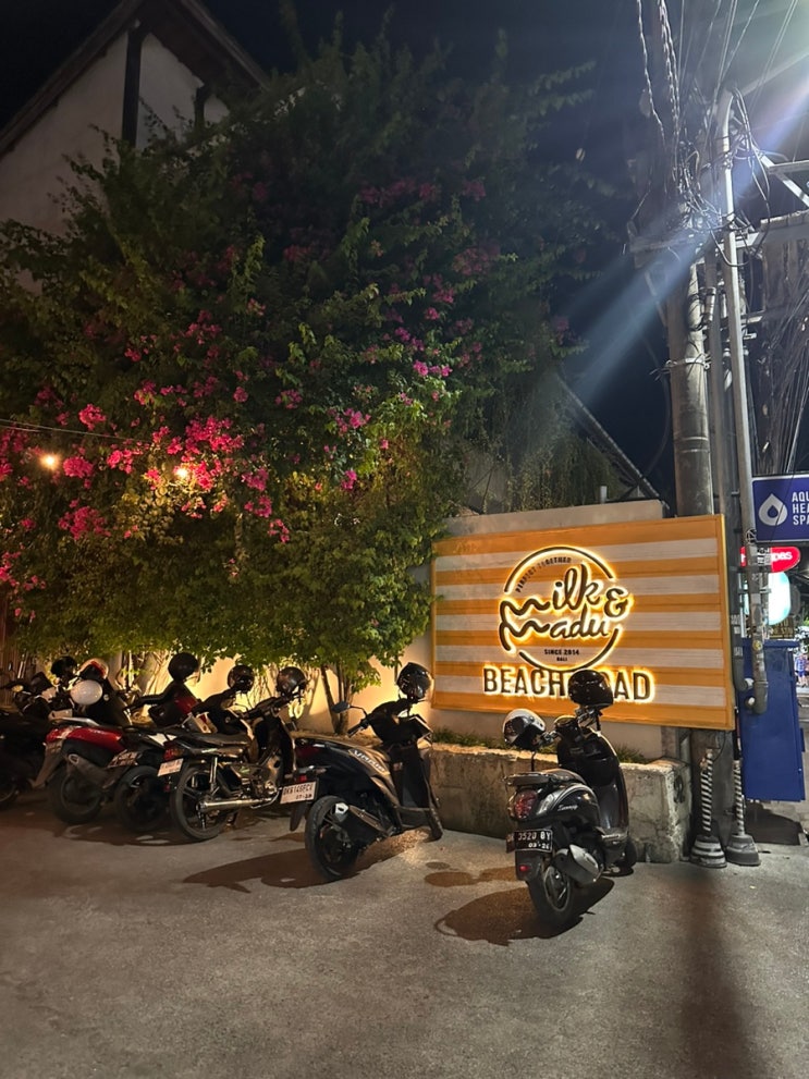  발리 짱구 Milk & Madu Beach Road 밀크앤마두