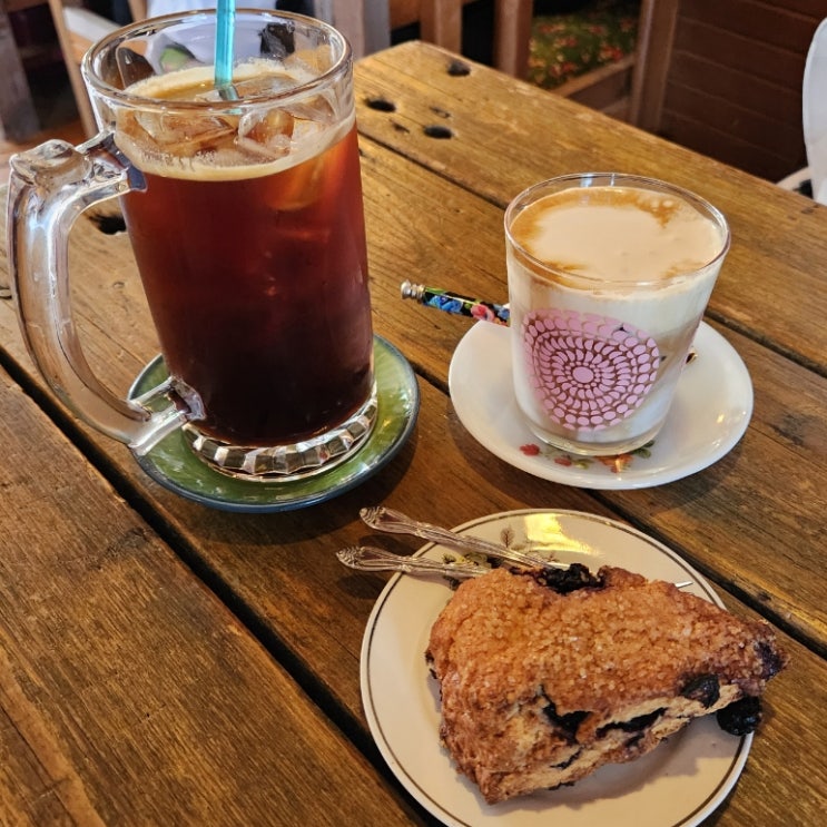 내돈내산 [경복궁역 맛집] 커피한잔 - 레트로 분위기 서촌 카페