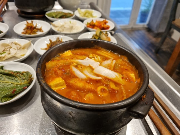  자양역 뚝섬유원지 맛집 : 어테이블 (혼밥가능한 백반집) 웨이팅해도 먹을 맛집