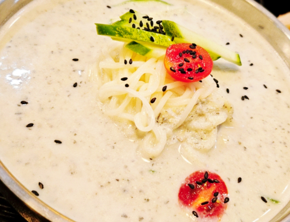  세종 시청 맛집 밀당 수육과 콩국수의 조화
