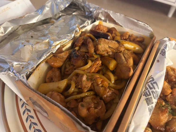  야식으로 도전한 <동근이 숯불두마리치킨 상봉점>(숯불양념, 숯불 소금구이)