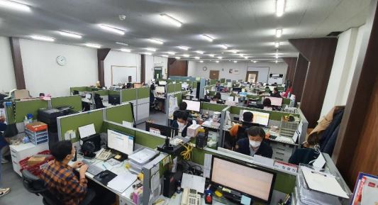  영업지원팀과 고객센터 두곳에서 서포트 해드립니다.