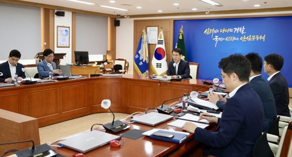 <b>경찰</b> "<b>복귀 전공의</b> 비난글 게시자 엄정수사"…'참의사 리스트... 