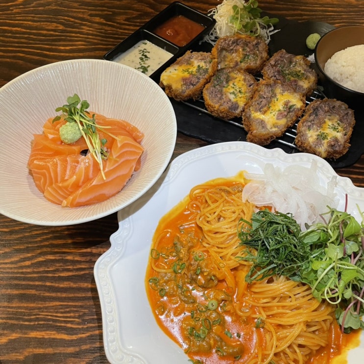 [종로 북촌맛집] 돈카츠, 사케동, 파스타 맛집 퓨전일식 레스토랑 '연남토마 북촌점'