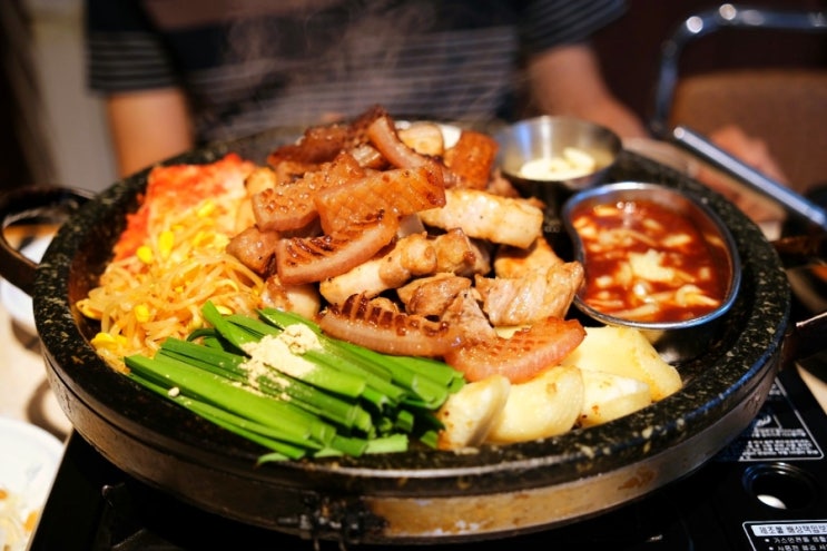  신도림 삼겹살 맛집으로 유명한 모돌 문래동 고기집에서 회포를 풀다