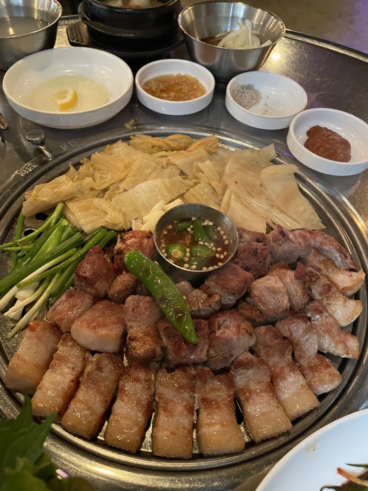 바다에서 신나게 놀고 편하게 고기 먹자! 광안리 고기집 부산댁