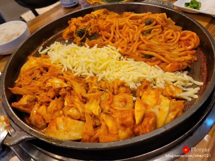 서현역맛집 춘천본점닭갈비 치즈는 필수 서현역맛집 춘천본점닭갈비 치즈는 필수