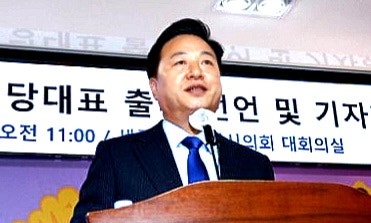 종부세·금투세 '우클릭' <b>이재명</b>,  <b>김두관</b>측 "당 대표 자격 없다"