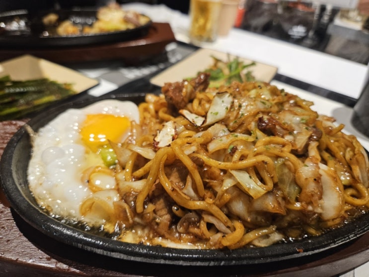  후쿠오카에서 넘어온 철판 요리 전문점 신촌 연세대 비쿠리야 후기 (스태미나 철판, 야끼소바)