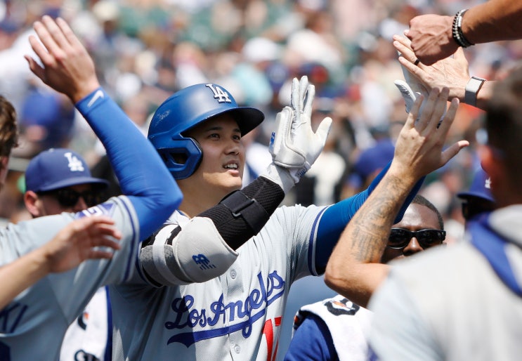 14) <b>오타니</b> MLB 통산 200호 <b>홈런</b> 달성…팀은 연장 <b>끝내기</b>... 
