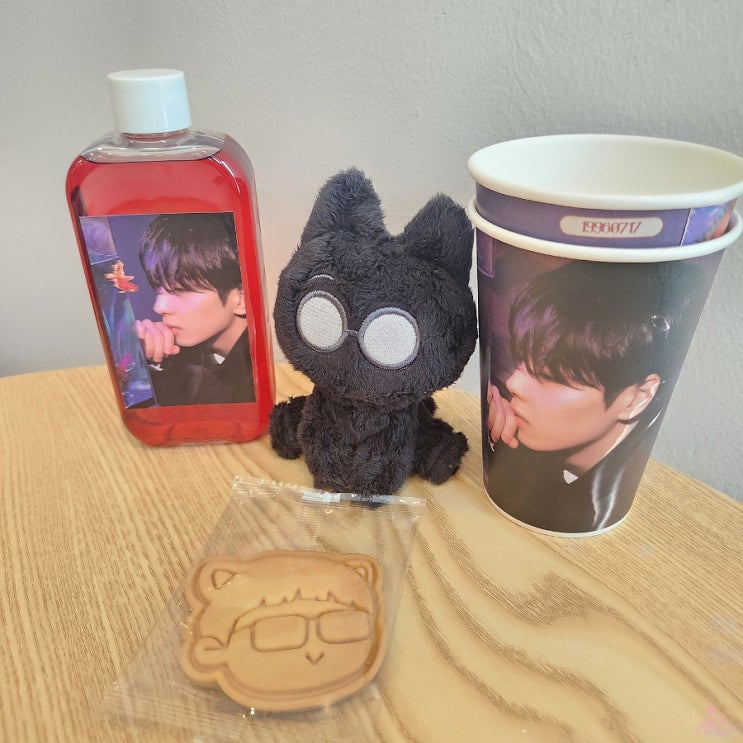  240713 세븐틴 원우 생일 테마 포토존, 원우 생일 카페(은하수다방) 방문