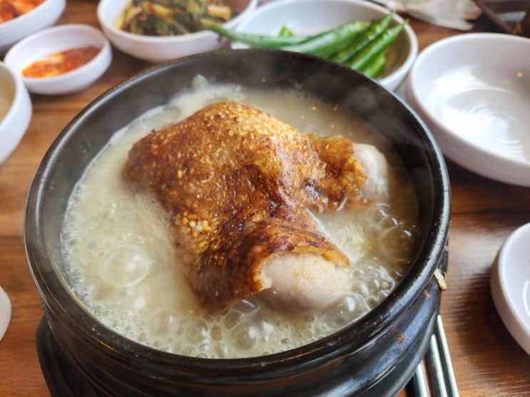 <b>더위</b> 시작을 알리는 <b>초복</b>을... 한방누룽지 <b>삼계탕</b> 부천점" 먹은... 