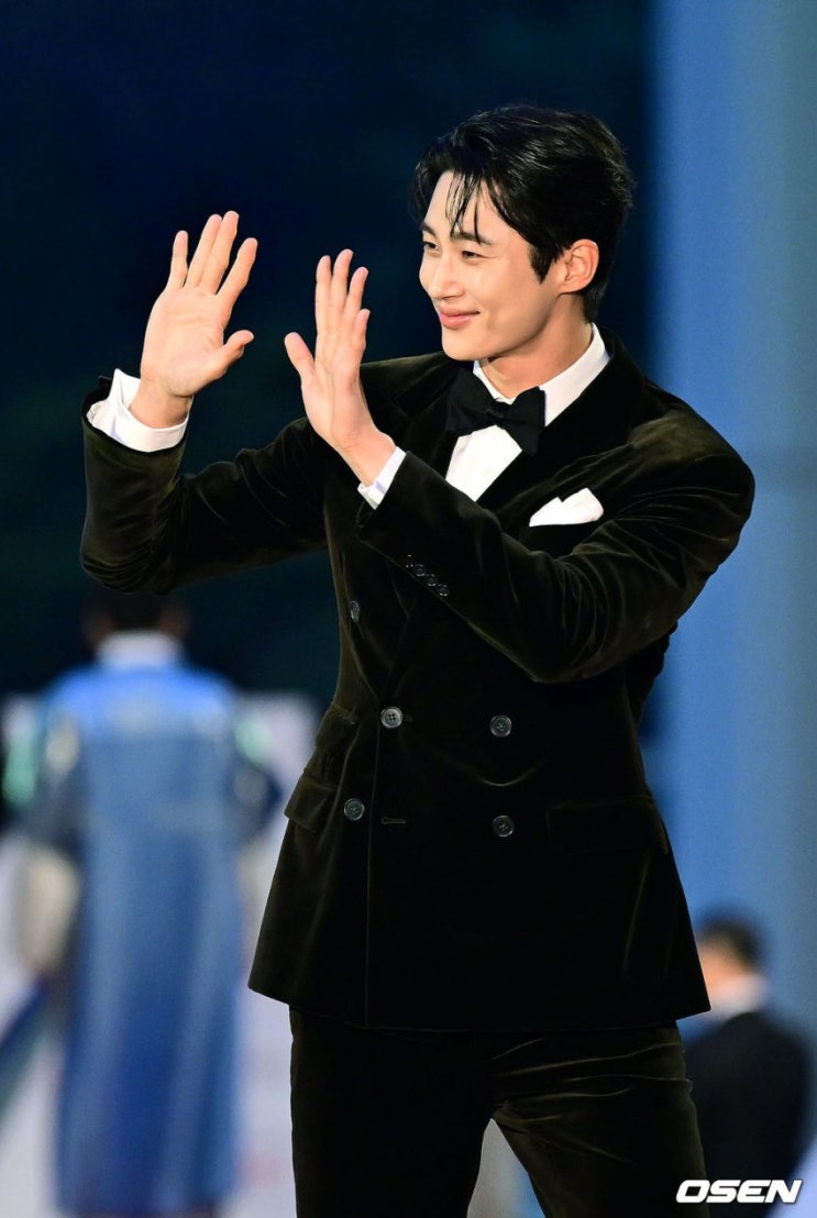 <b>어워즈</b> <b>아시아</b>스타상 인기상 수상예정 <b>변우석</b> <b>김혜윤</b>