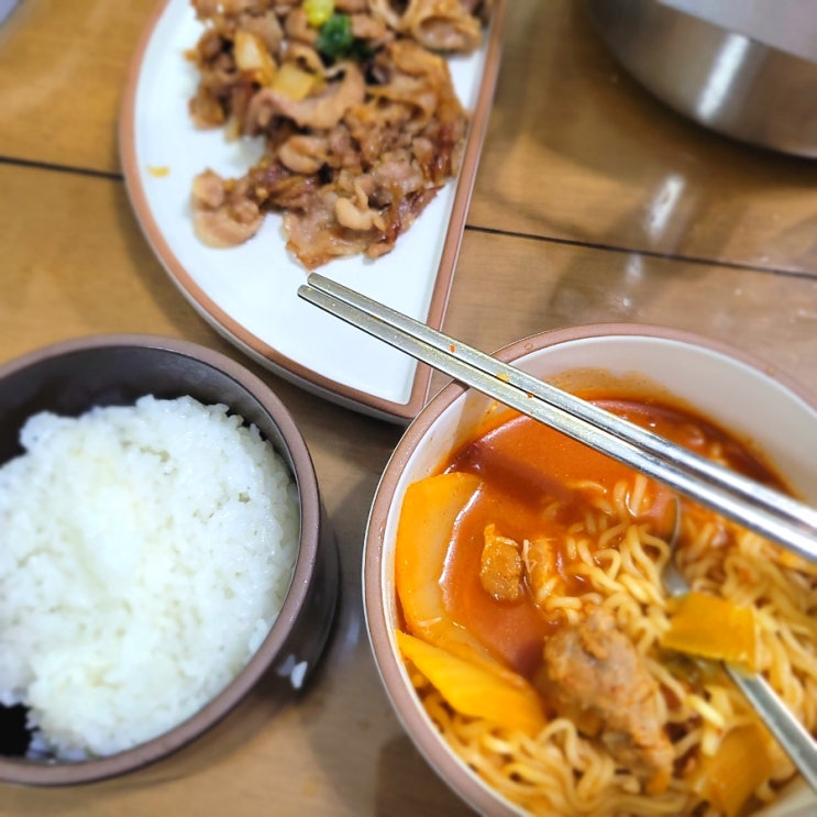  이마트 가성비 밀키트-집밥한상｜ 묵은지 김치찌개&바싹불고기 세트｜아빠요리